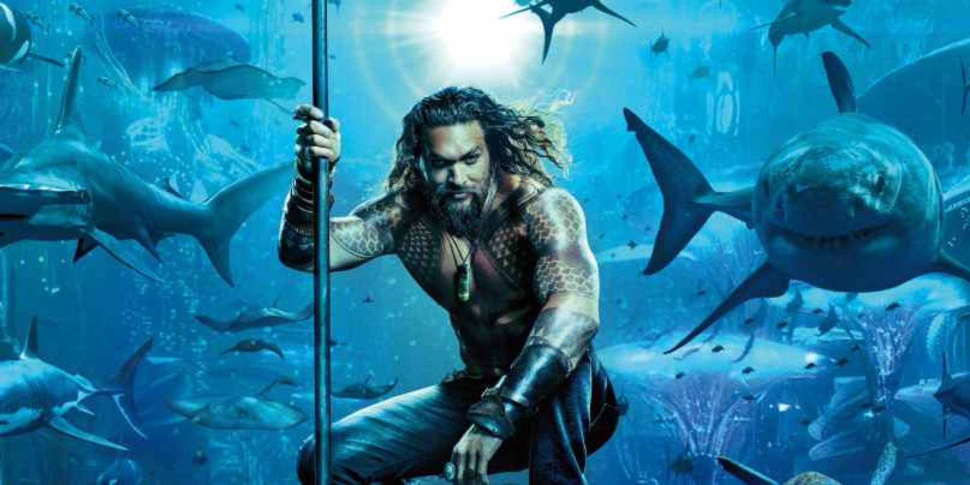 'Aquaman' inspira la primera lona publicitaria con envases de plástico reciclado