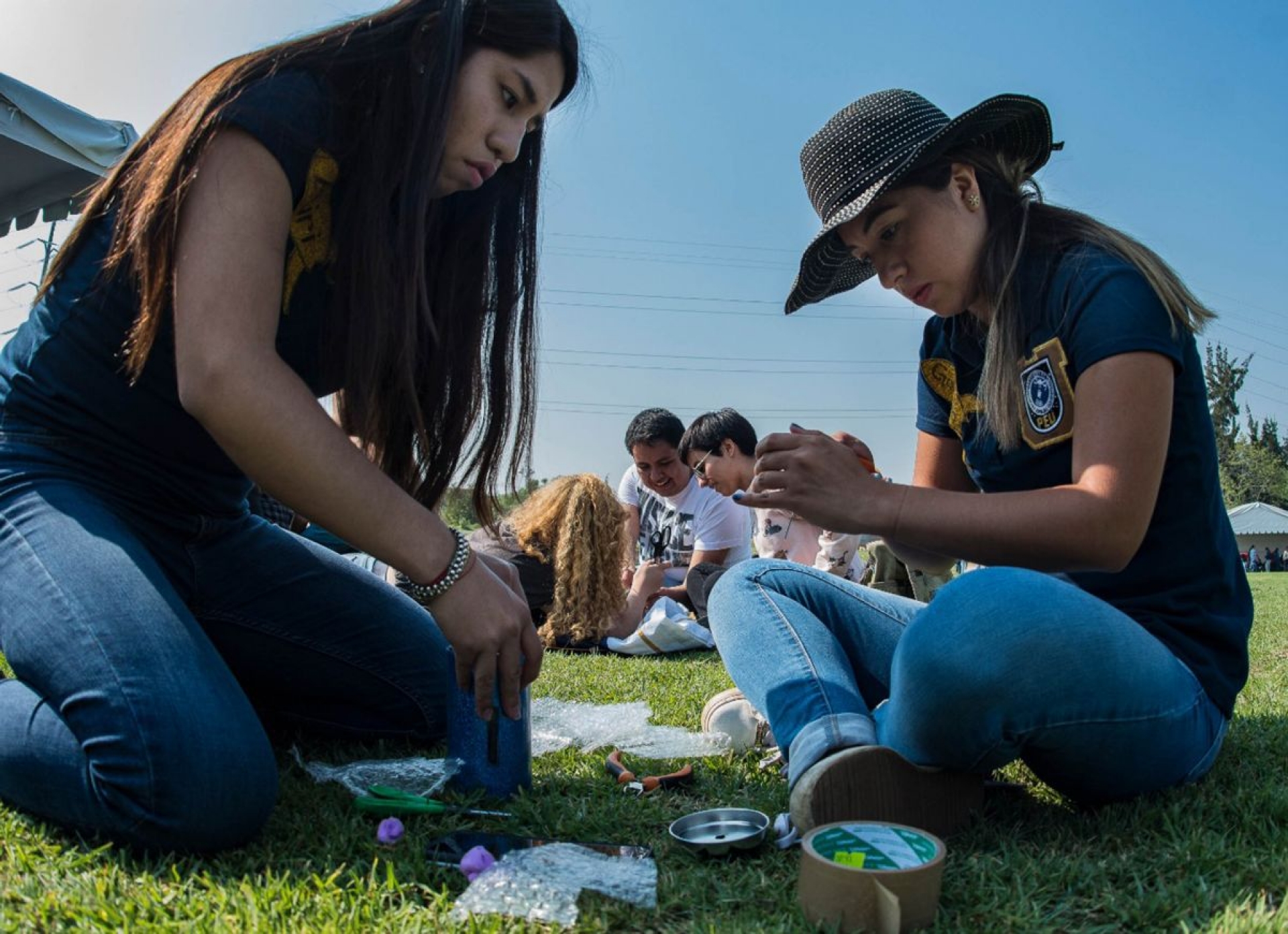Pone “en órbita” la UNAM, 29 satélites enlatados