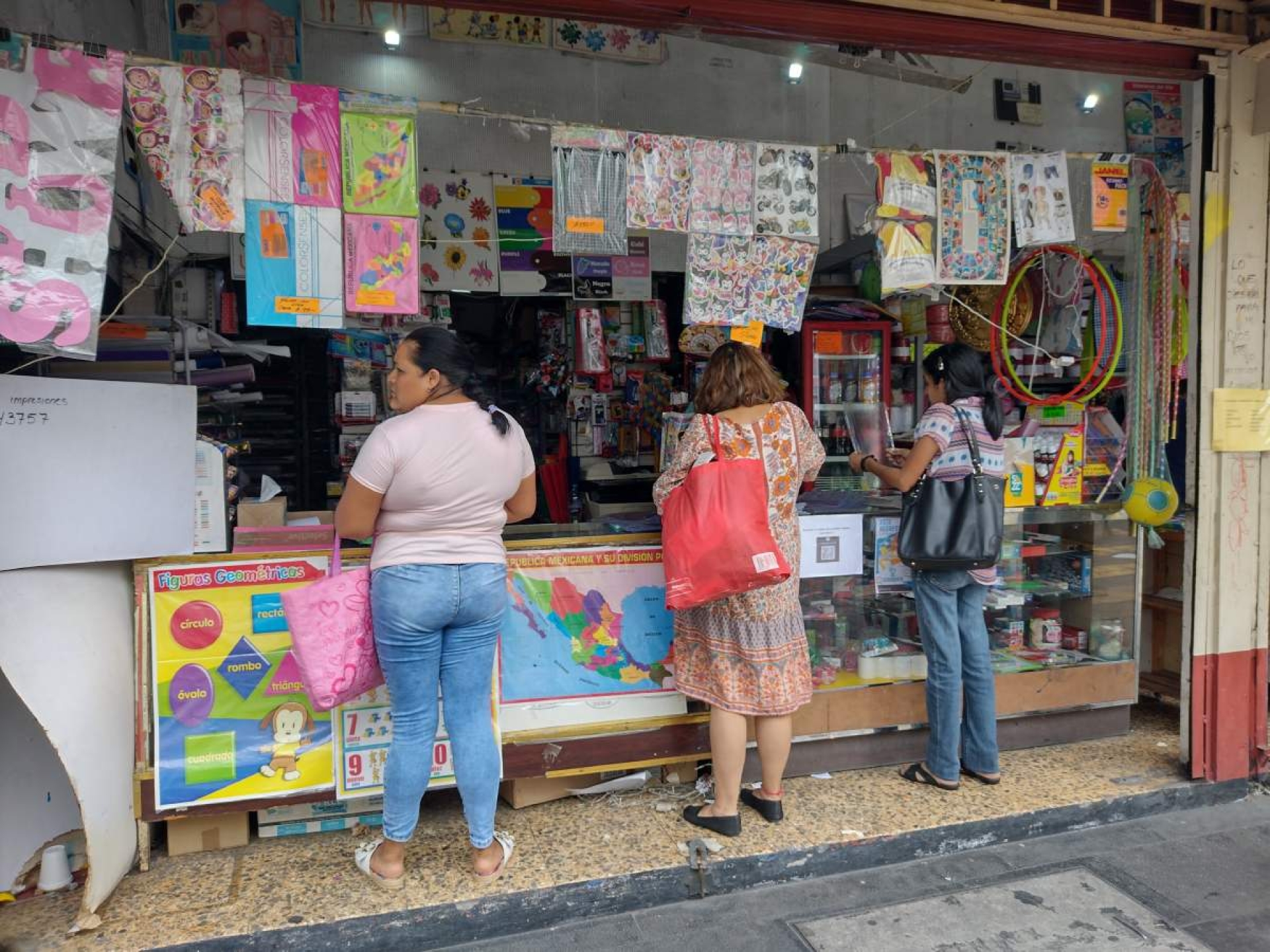 Regresan a clases más de 350 mil estudiantes en nivel básico