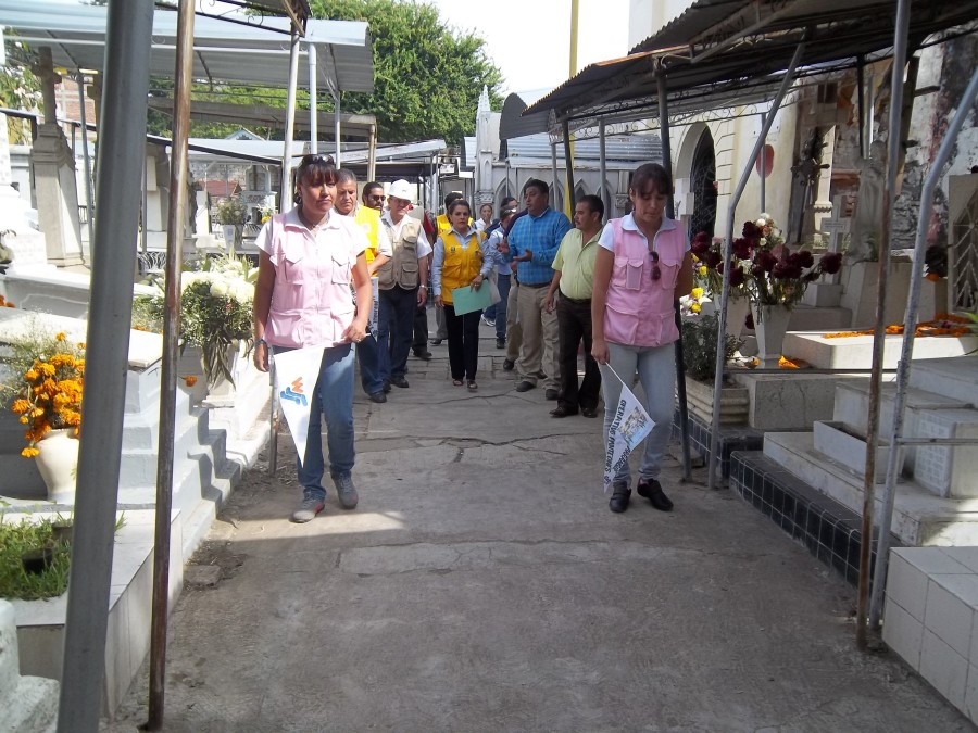 Supervisan Comprisem y autoridades municipales el estado de los panteones