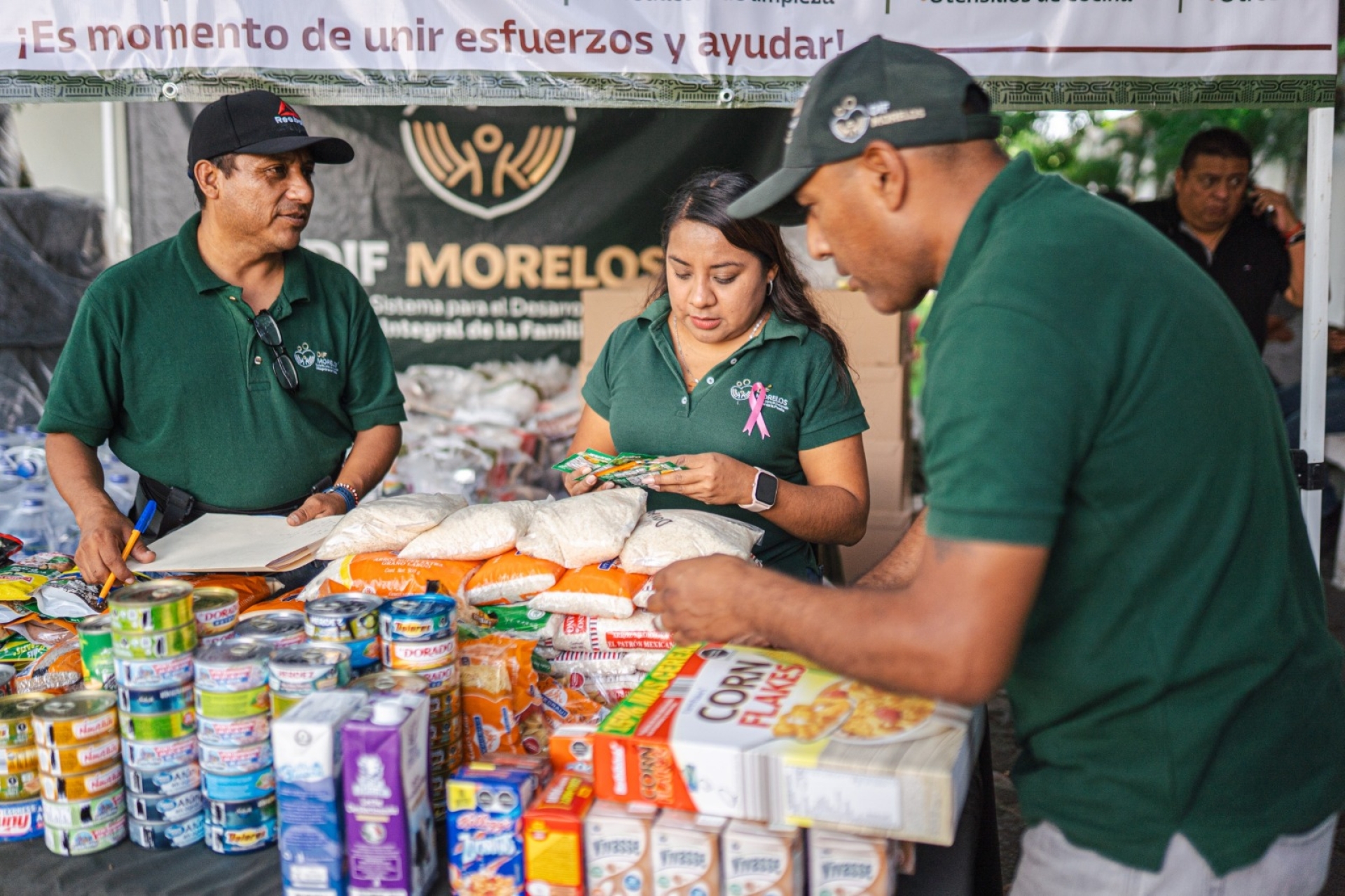 Envía Sedif primer cargamento de ayuda al estado de Puebla
