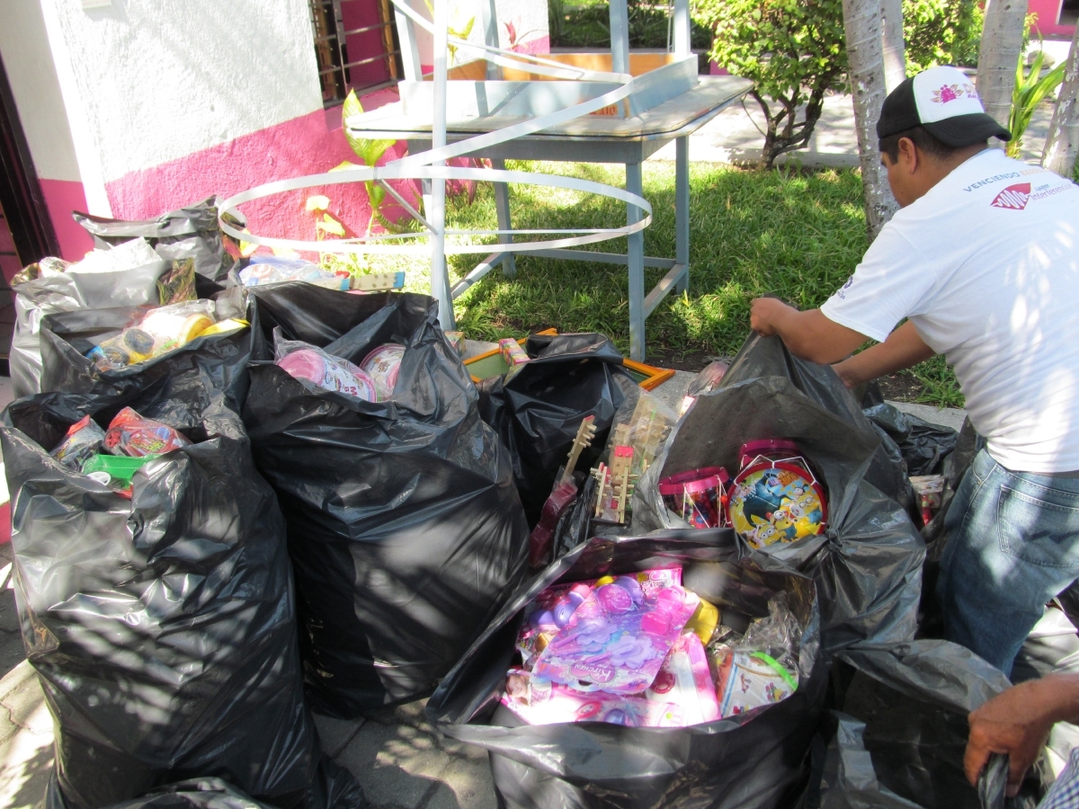 Recuentan juguetes recabados en el DIF Jojutla