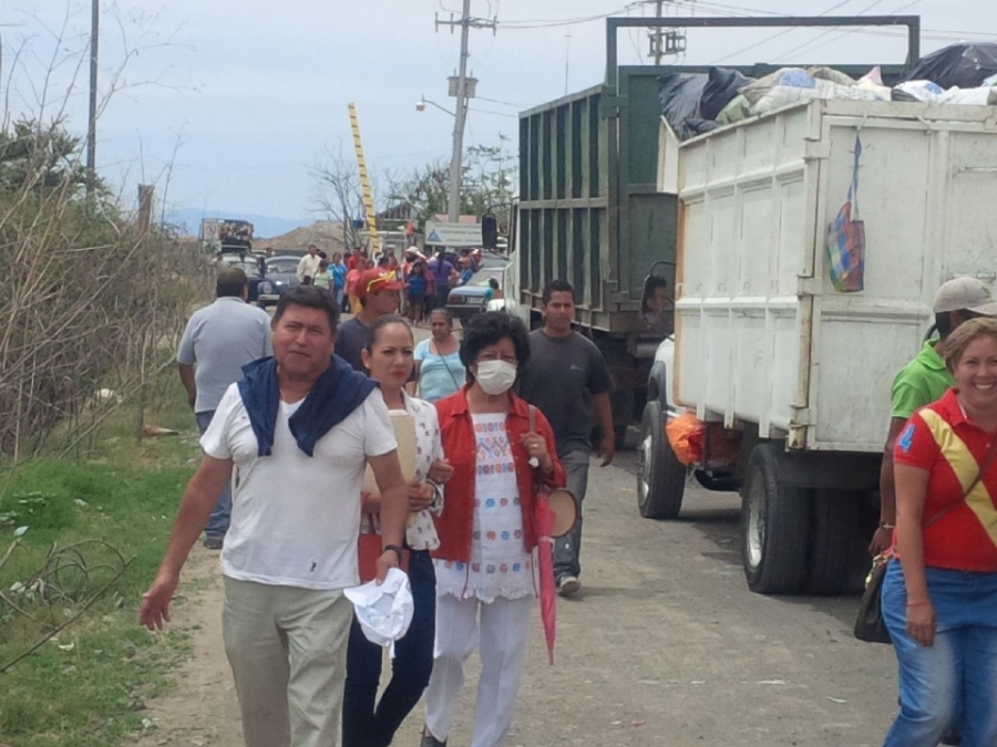 Se manifiestan pobladores en el relleno sanitario “La Perseverancia”