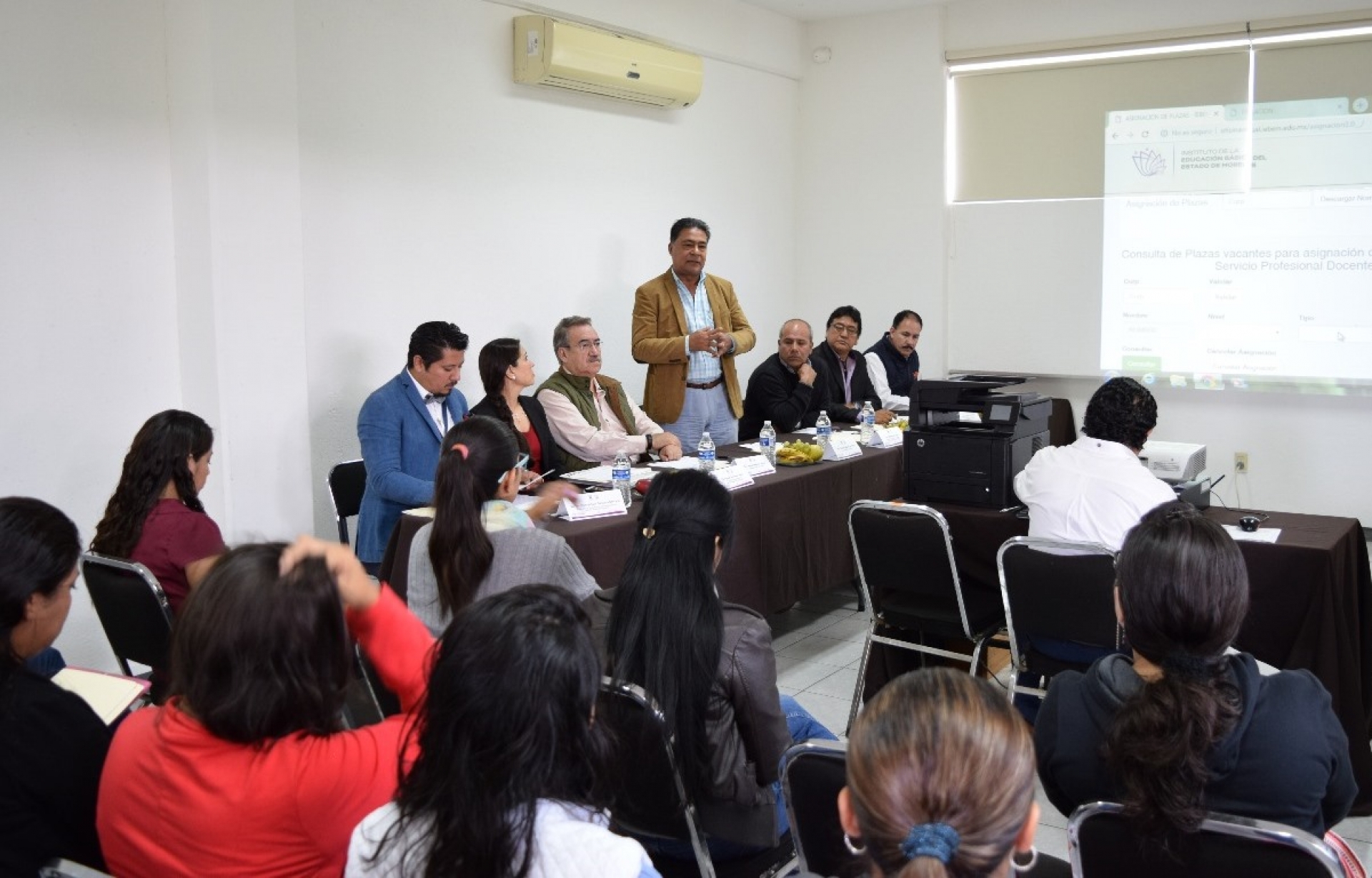 Asignan plazas a docentes de nuevo ingreso