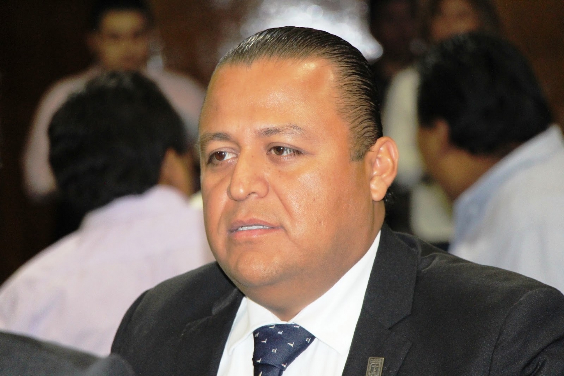 Candidato panista denuncia el robo de su propaganda