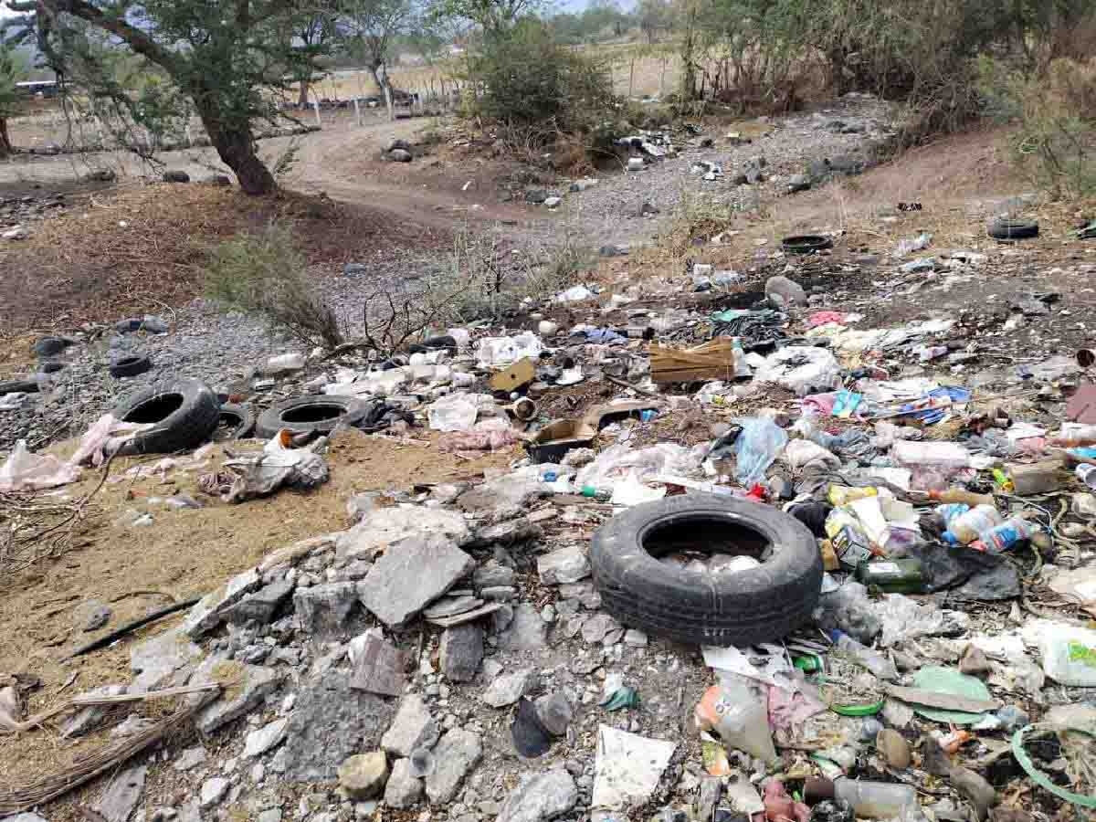 Piden sancionar a quienes arrojan basura en El Terrero