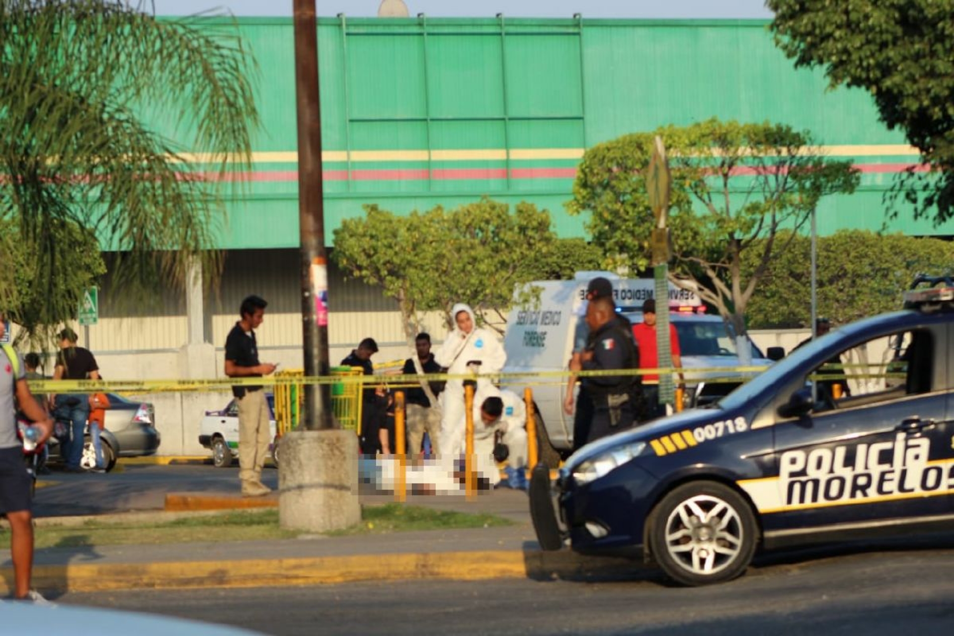 Matan a adolescente afuera de un supermercado