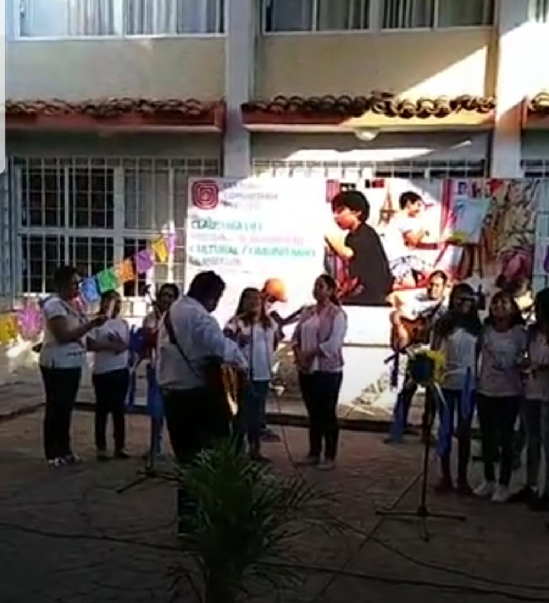 Clausuran talleres artísticos en Coatlán del Río