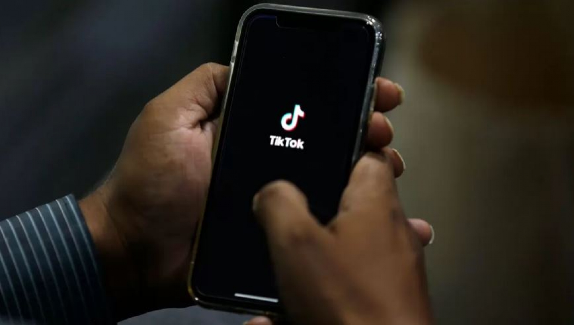 Senado de EU prohíbe el uso de TikTok en teléfonos del Gobierno