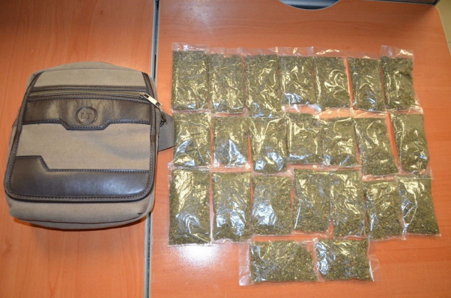 Dos individuos transportaban marihuana en un taxi