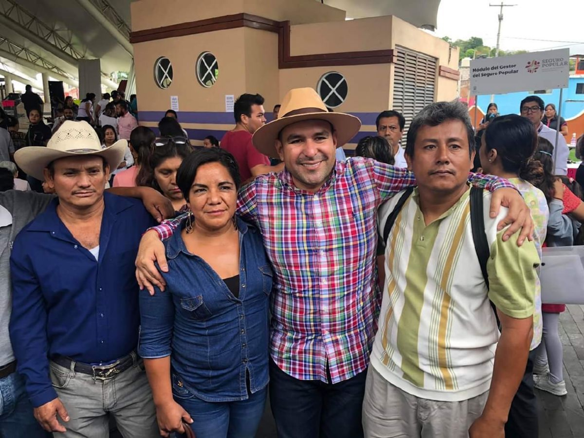 Busca alcalde de Yautepec mejorar los servicios de salud para la población