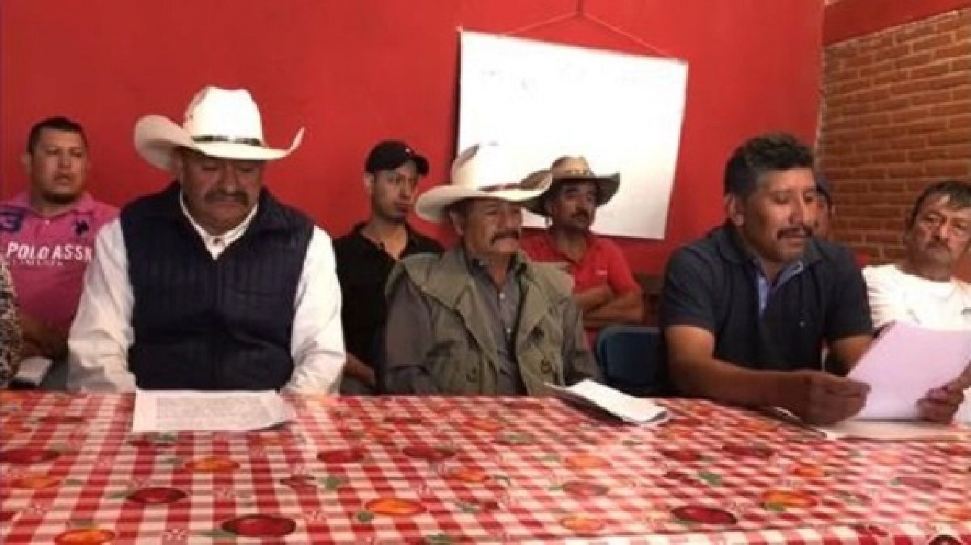 Crece la tensión entre vecinos de Tetela del Volcán y Hueyapan