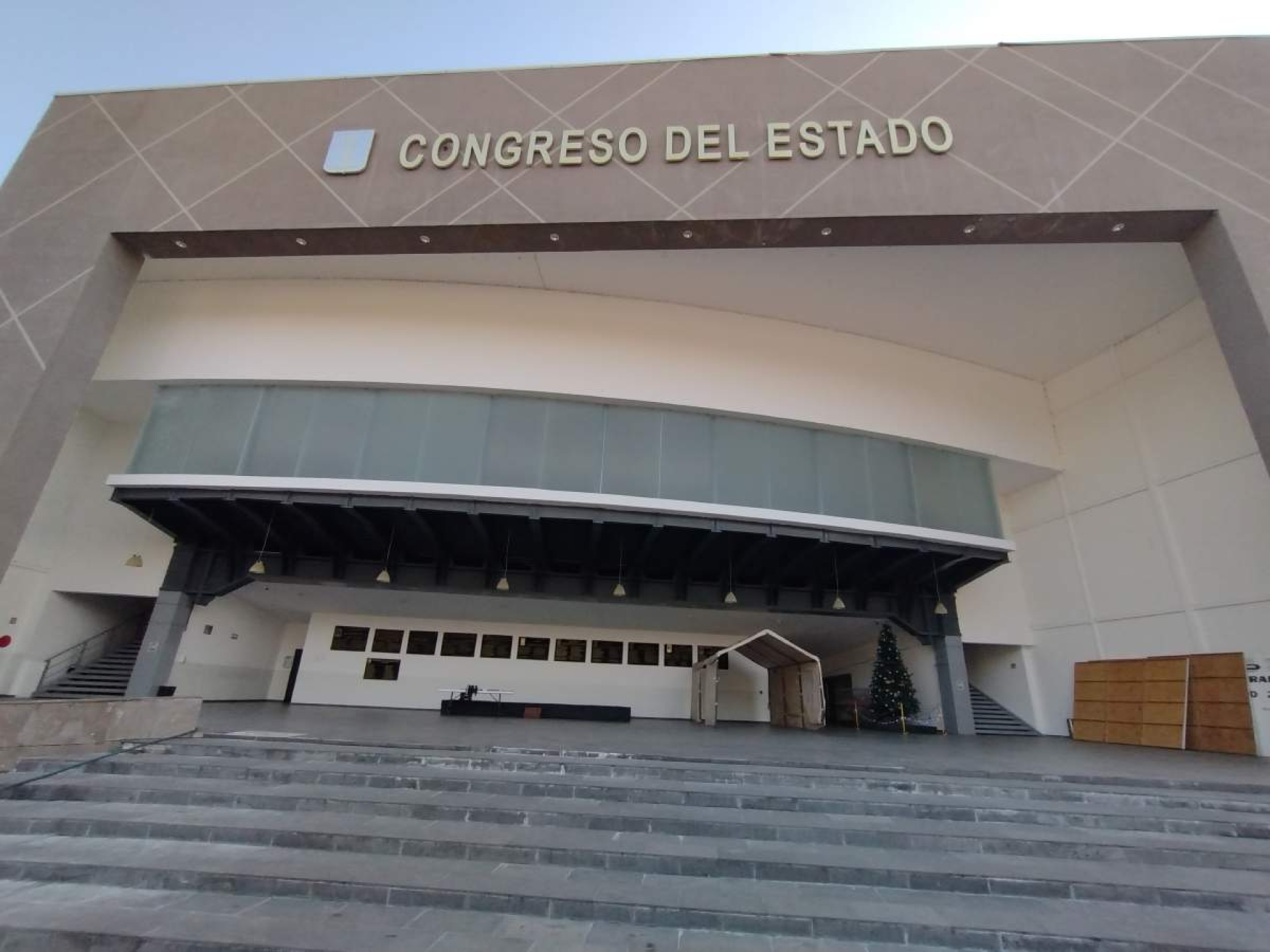 El Congreso, inútil, admite diputada
