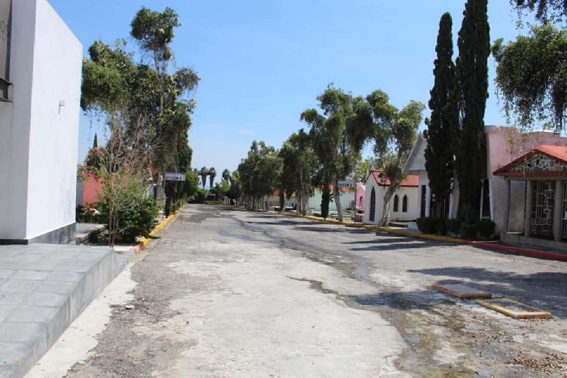 Llaman a regularizar espacios en panteones