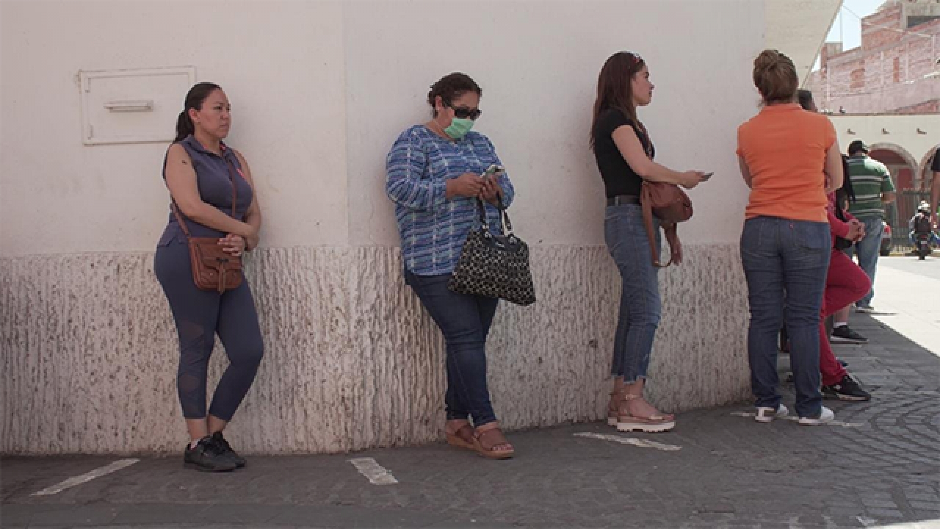 Refuerzan medidas de sana distancia en mercado de Miacatlán