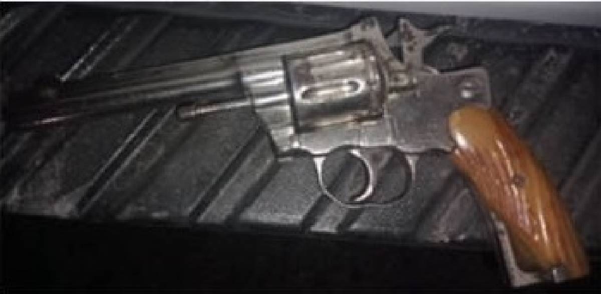 Atrapan a un hombre armado en Zacatepec