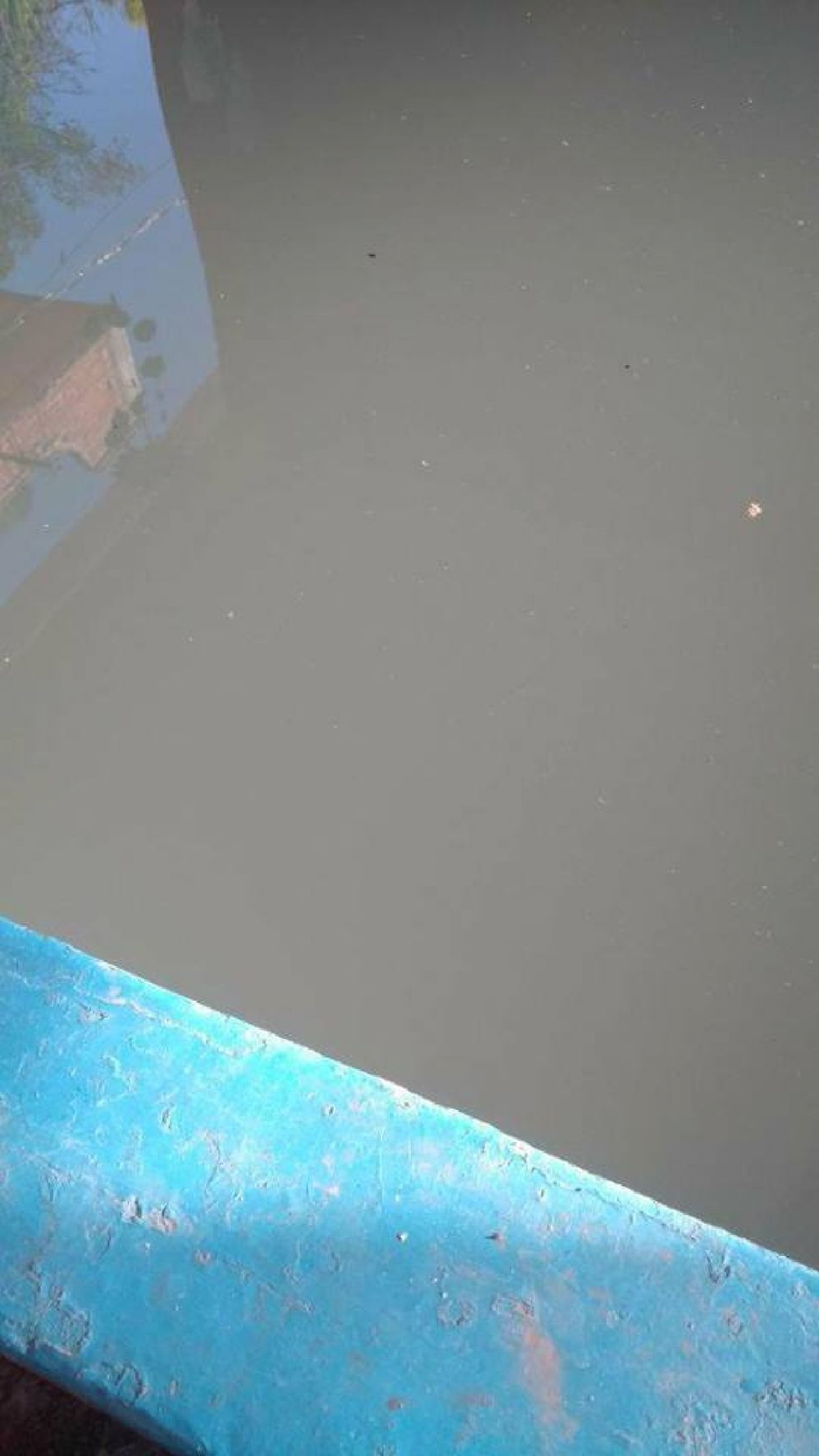 Vecinos de Tetecala se quejan de que reciben agua sucia por la tubería