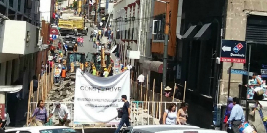 Inician trabajos de remodelación en la calle Rayón