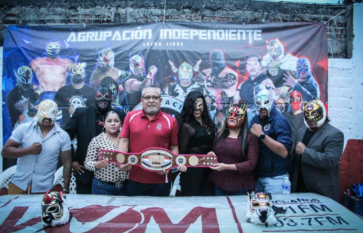 Presentan el primer Torneo Estatal Femenil de Lucha Libre