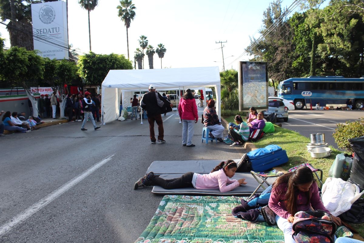 Campesinos amenazan con quedarse en plantón tres días en la avenida Domingo Diez