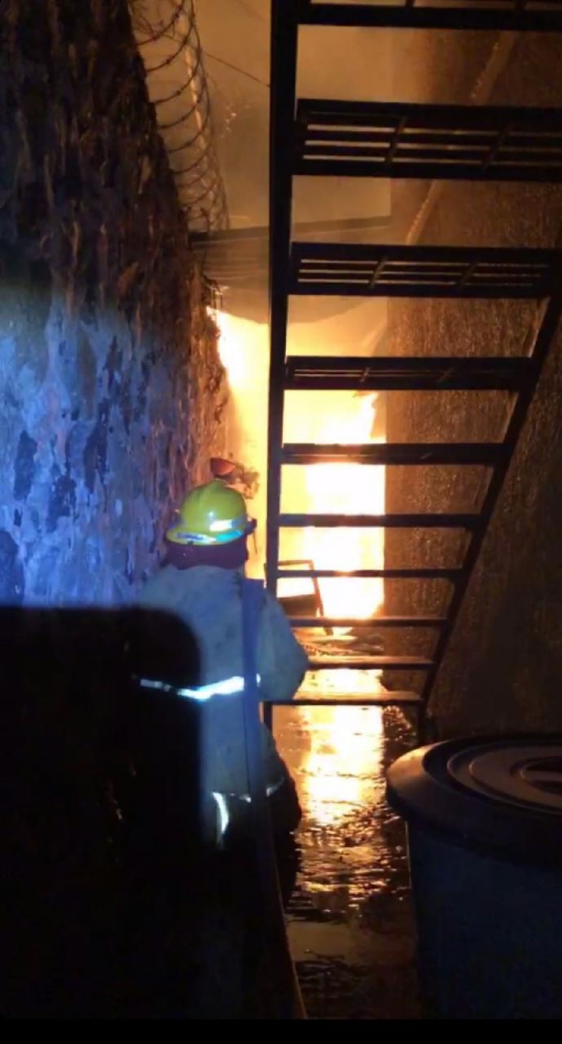 Dos mujeres sufrieron crisis nerviosa durante un incendio