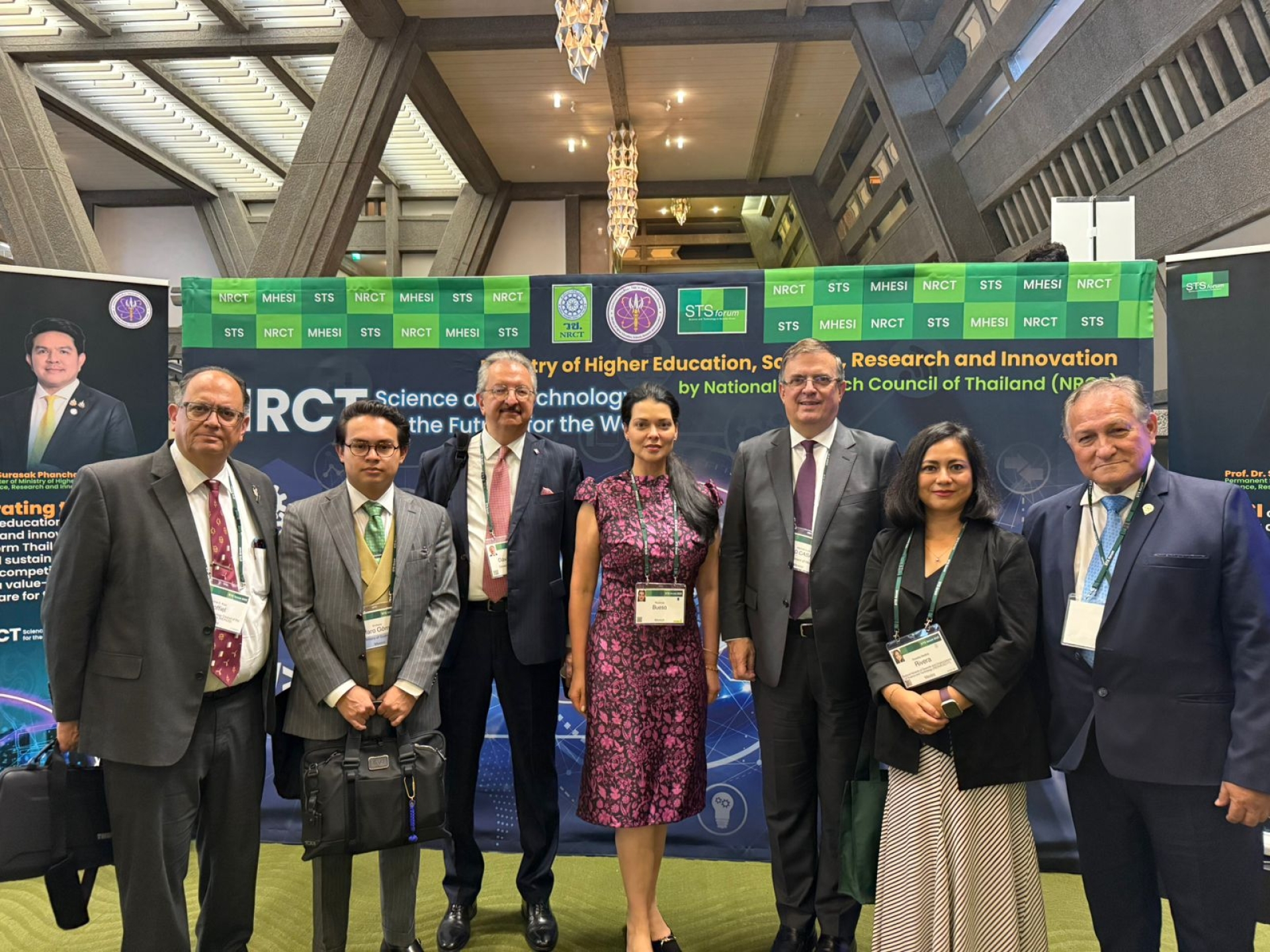Presente Morelos, 'La tierra que nos une' en inauguración del STS Forum 2025 en Japón
