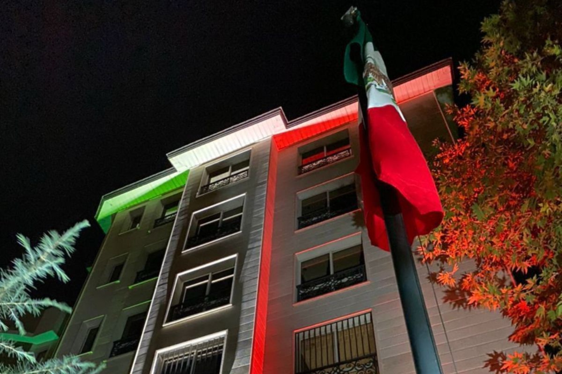 México alerta a connacionales en Irán tras ataques de EU e Israel