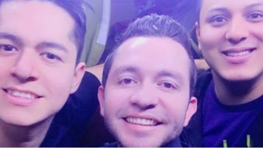 Aparece fantasma en selfie de 'La Adictiva'