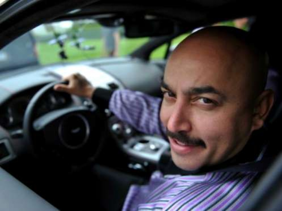 Los lujosos autos que manejan los cantantes gruperos en México