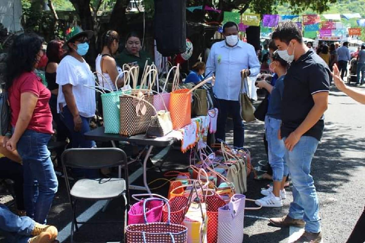 Instalan primer tianguis artesanal en Amacuzac