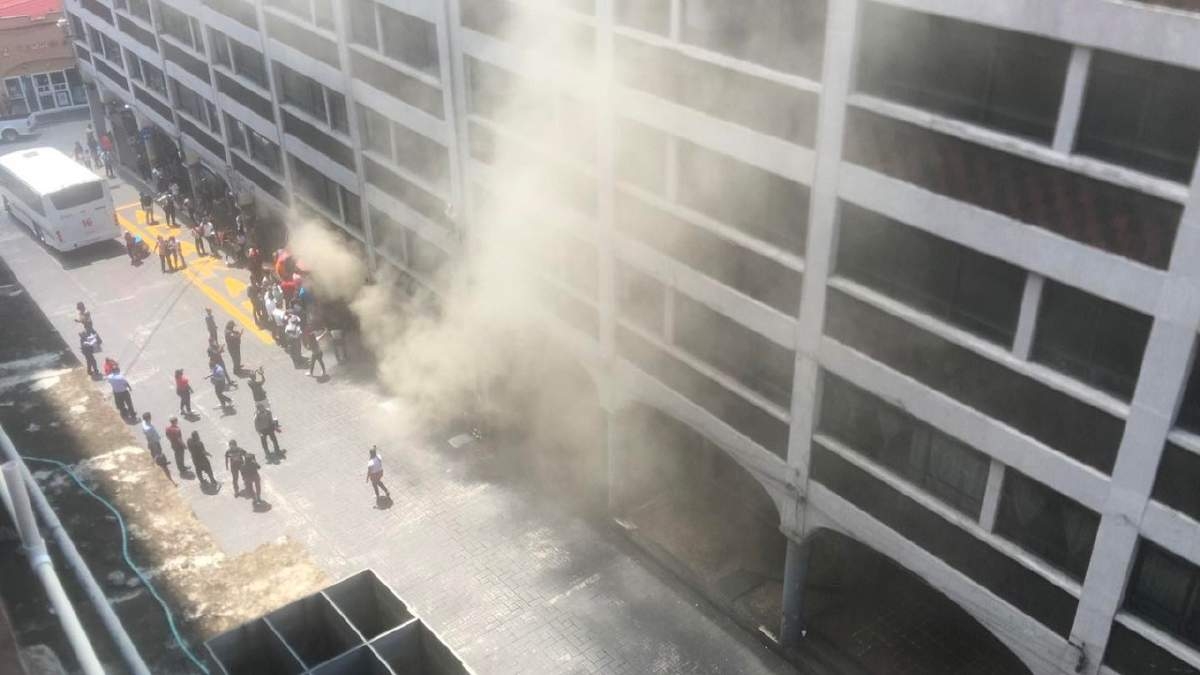 Se registra incendio en pleno centro de Cuernavaca