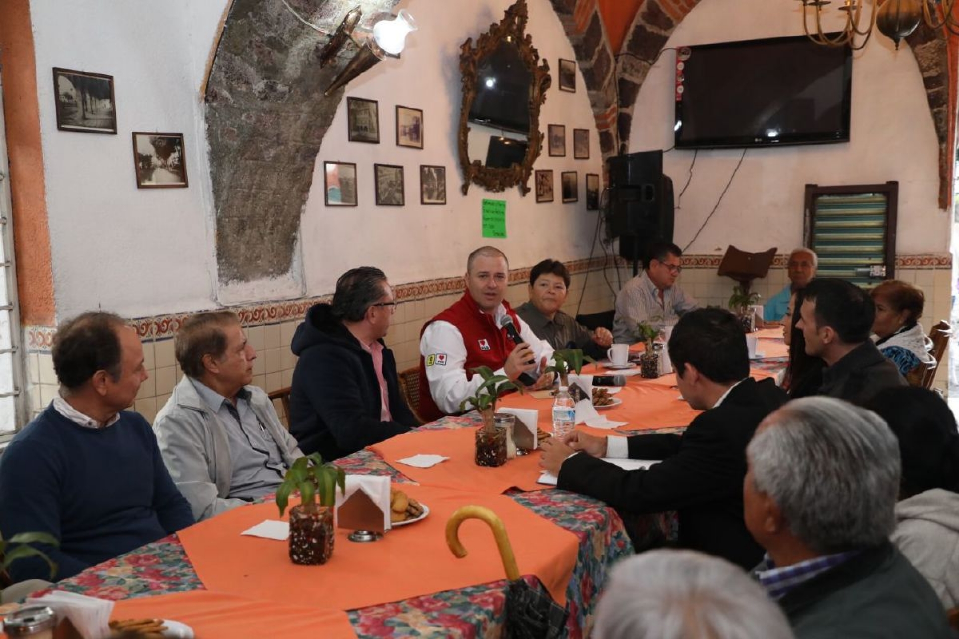 Rodrigo Gayosso se compromete a ordenar el comercio ambulante en el centro histórico de Cuernavaca