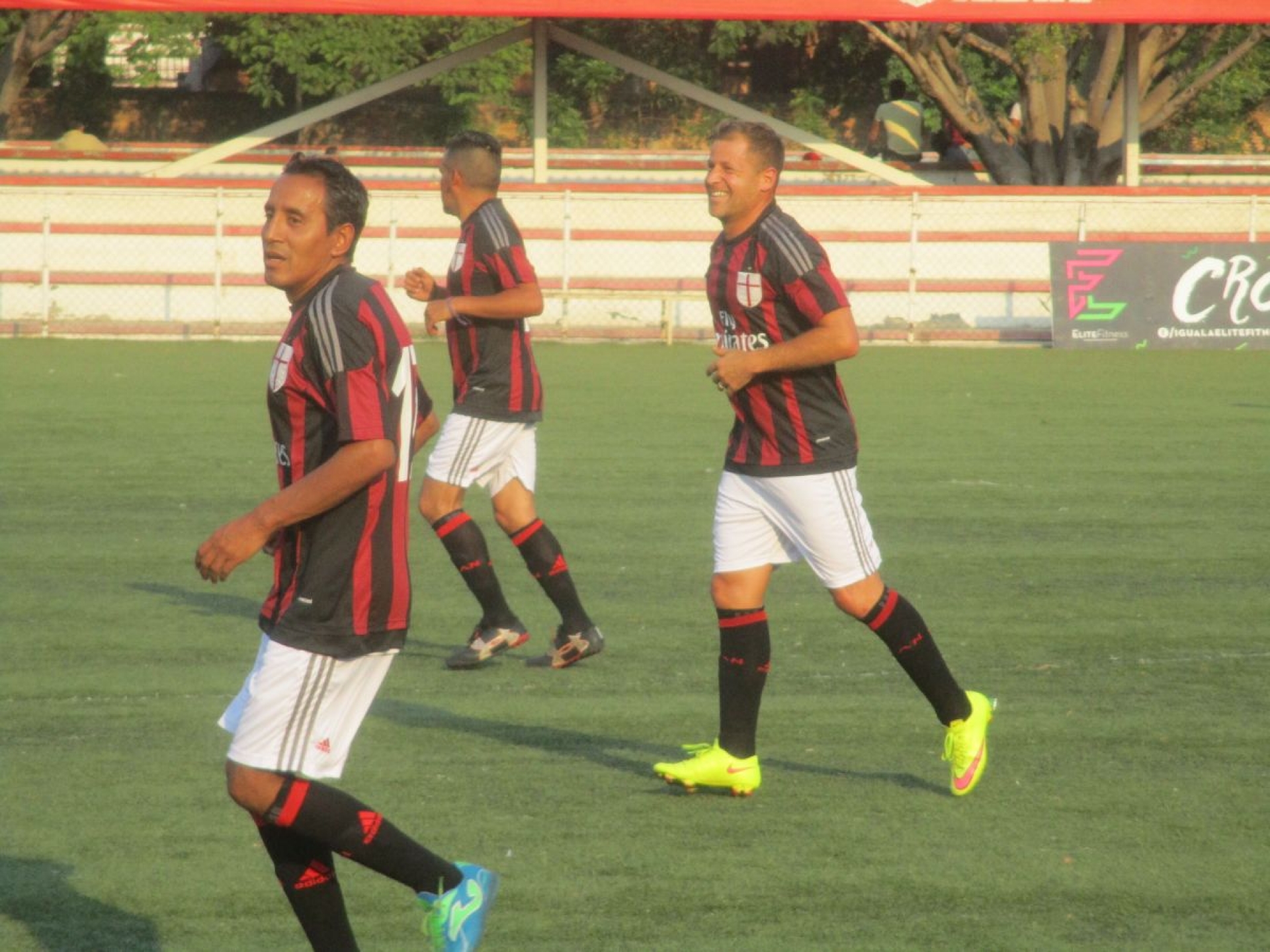 Allan Atri sigue encendido