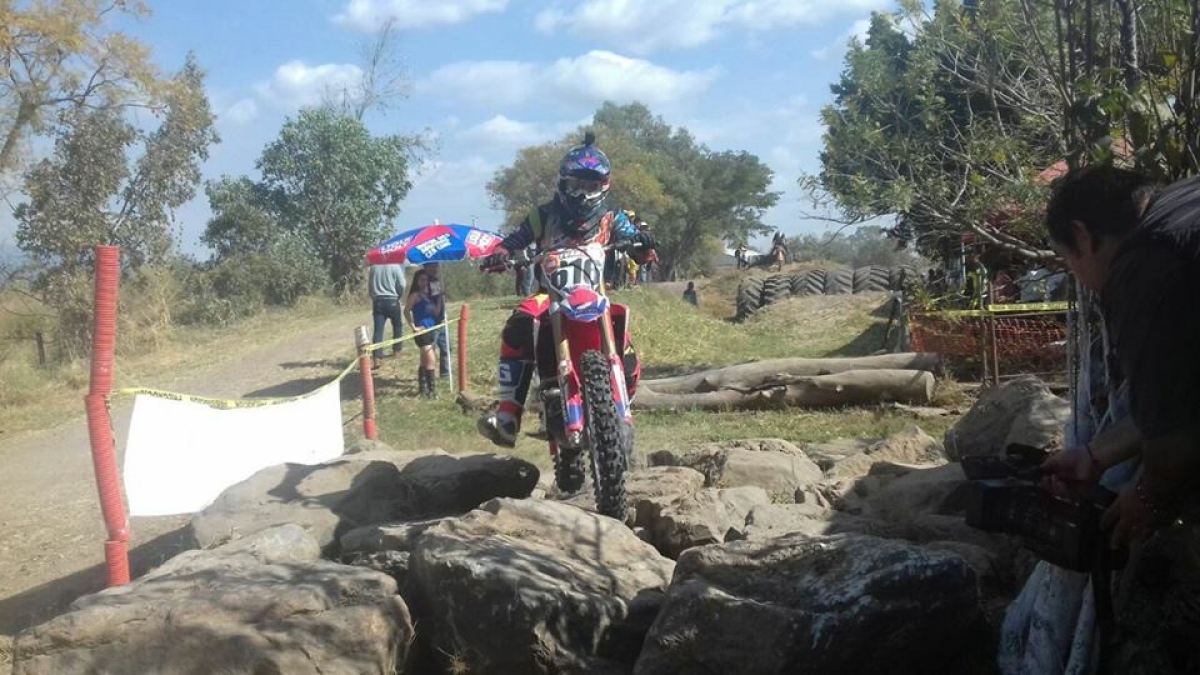 Cierre con broche de oro