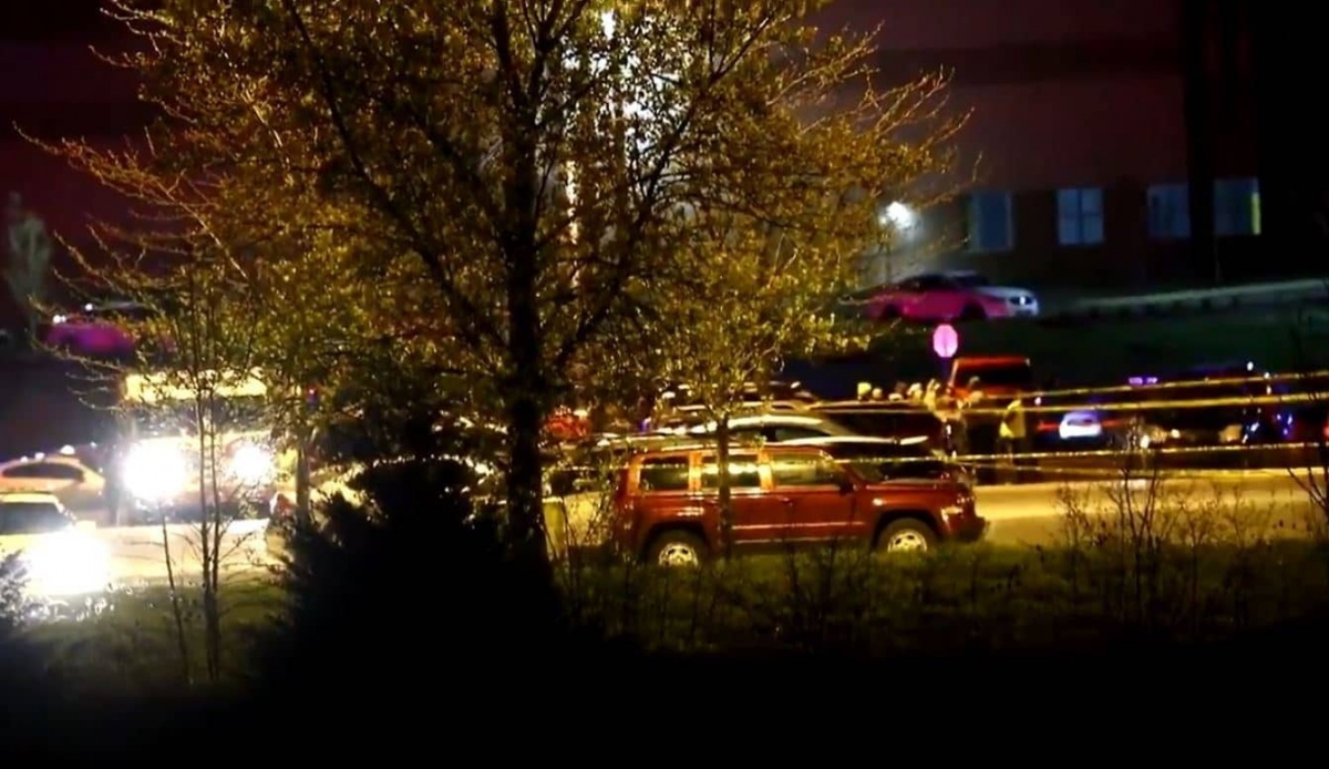 Tiroteo en almacén de Indianápolis deja al menos 8 muertos