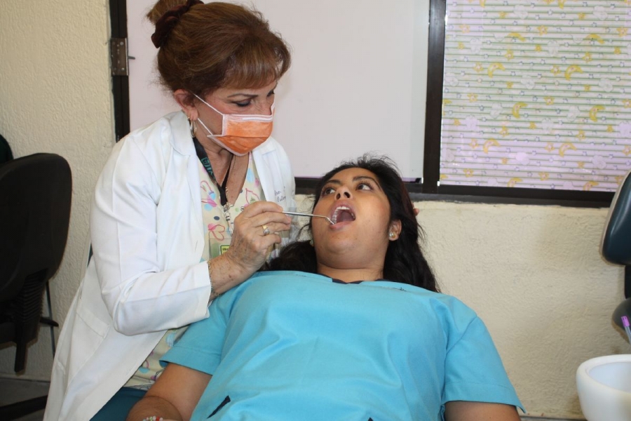 IMSS exhorta a reforzar cuidados bucodentales durante el embarazo