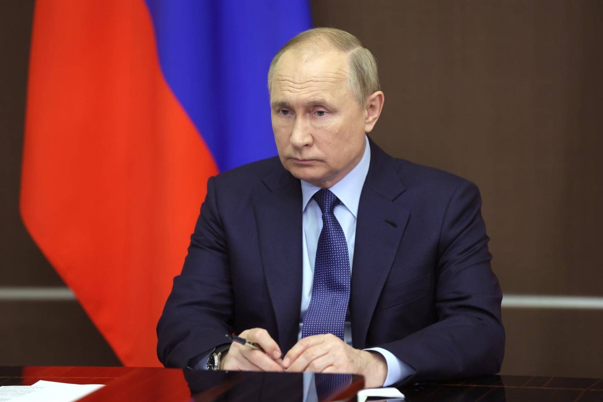 Vladimir Putin recibe la vacuna nasal rusa contra COVID-19