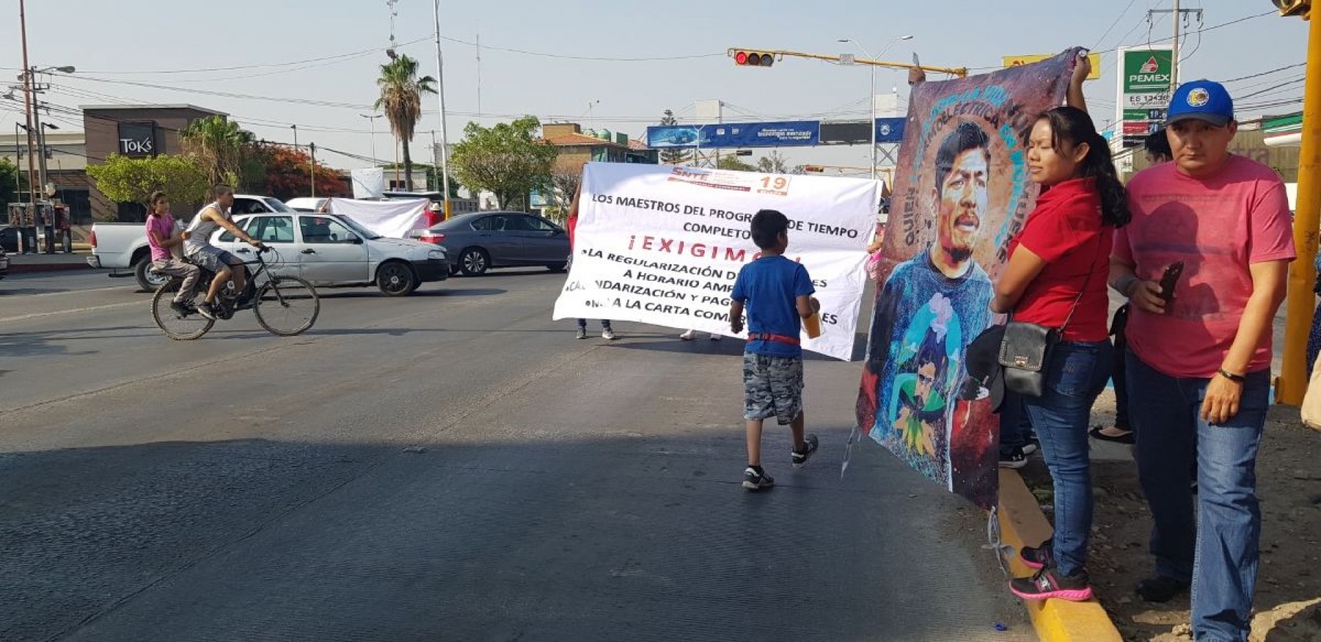 Personal del SNTE realiza actividad informativa en Cuautla