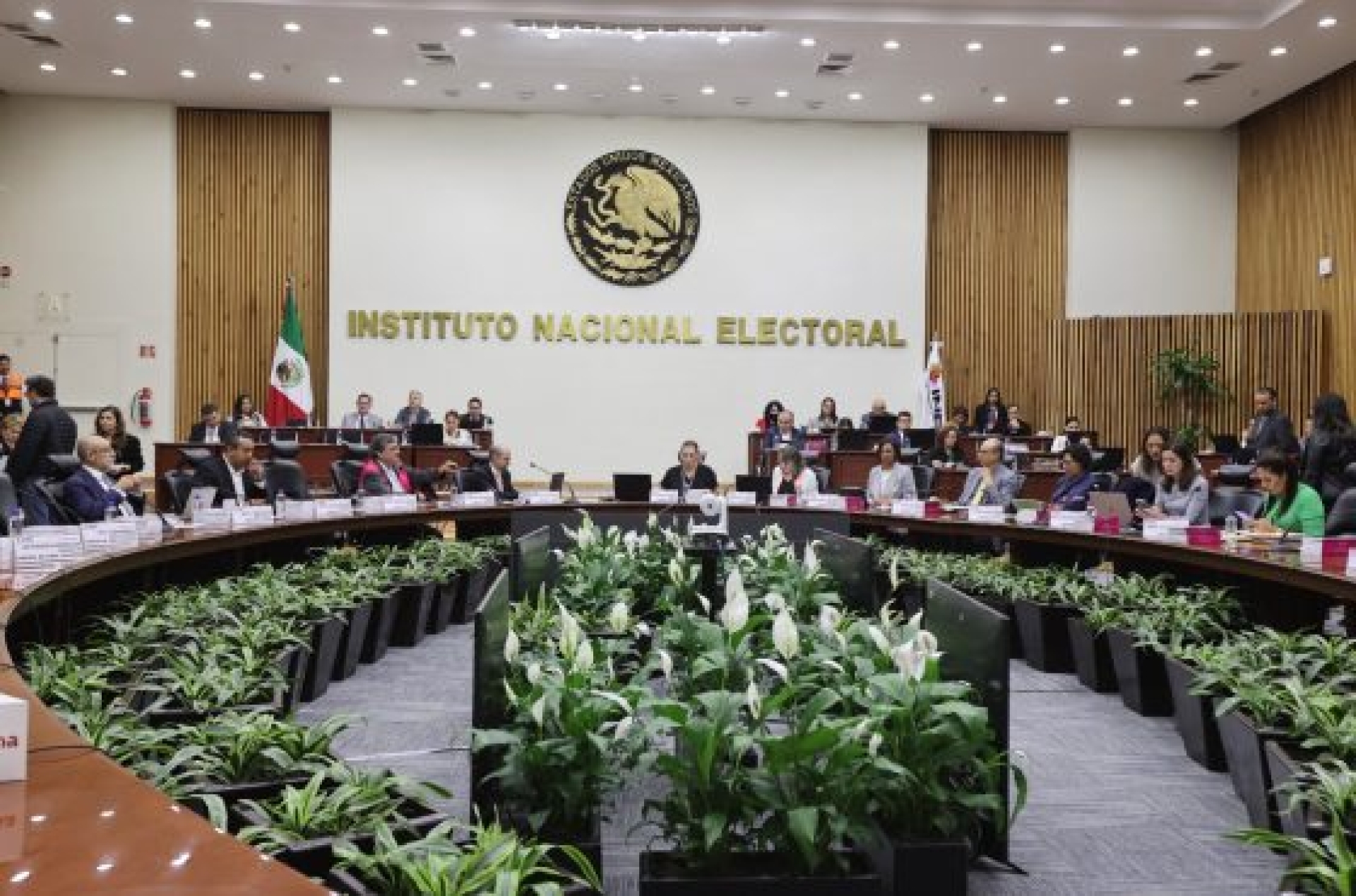 Ajusta INE fechas de inicio y fin de precampañas del proceso electoral federal 2023-2024