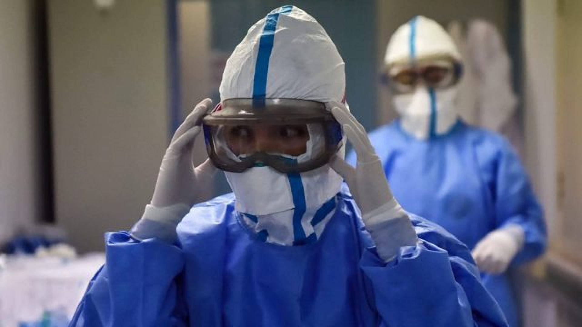 Coronavirus puede transmitirse por aire durante procedimientos médicos: OMS