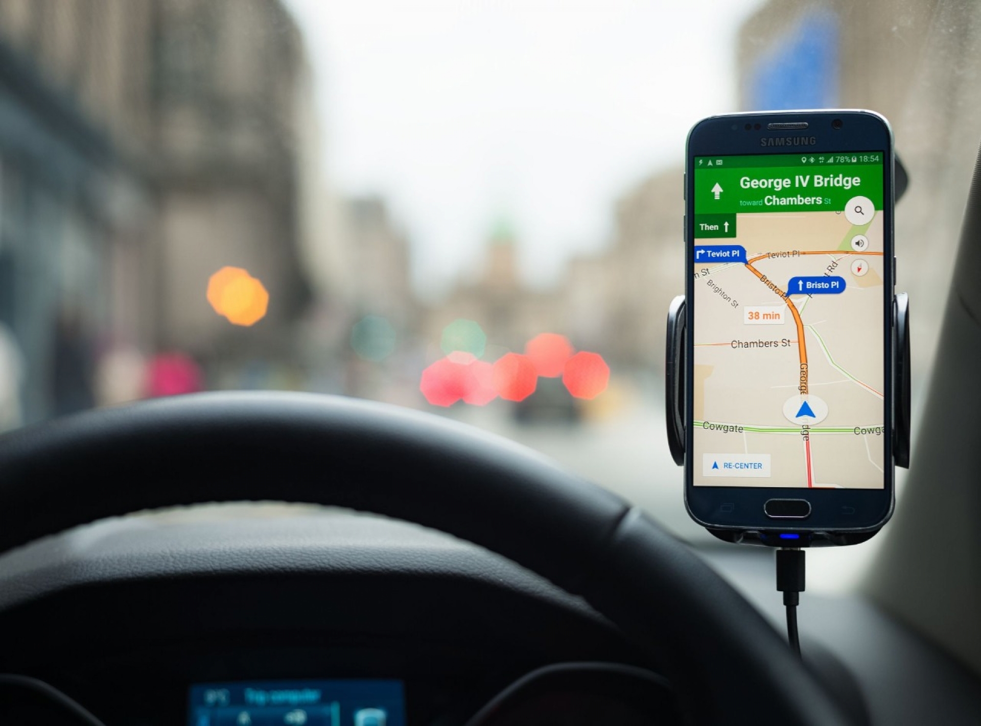 Mil taxistas trabajarán mediante una aplicación