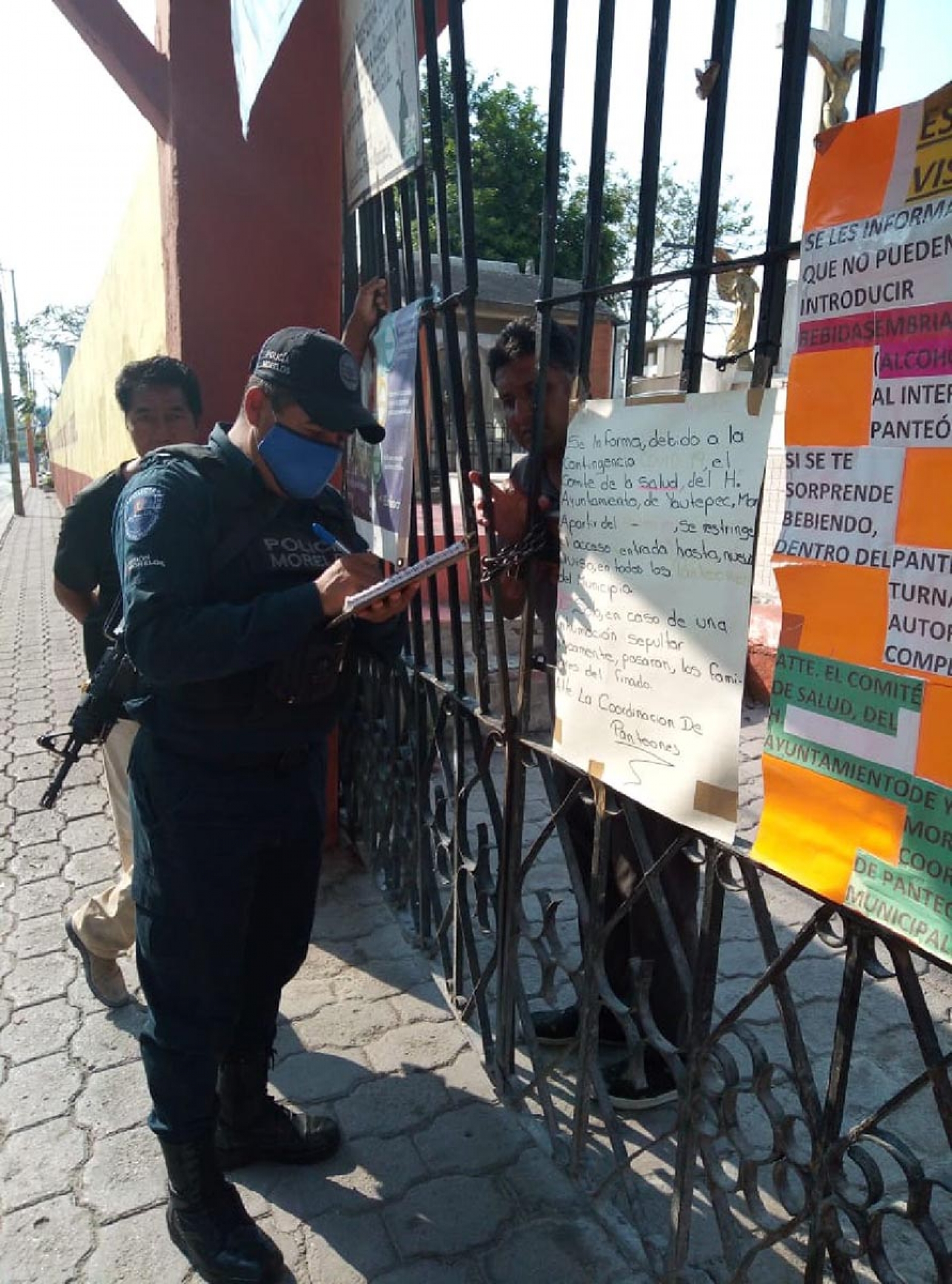 Cierran panteones de la zona oriente con motivo del Día del Padre