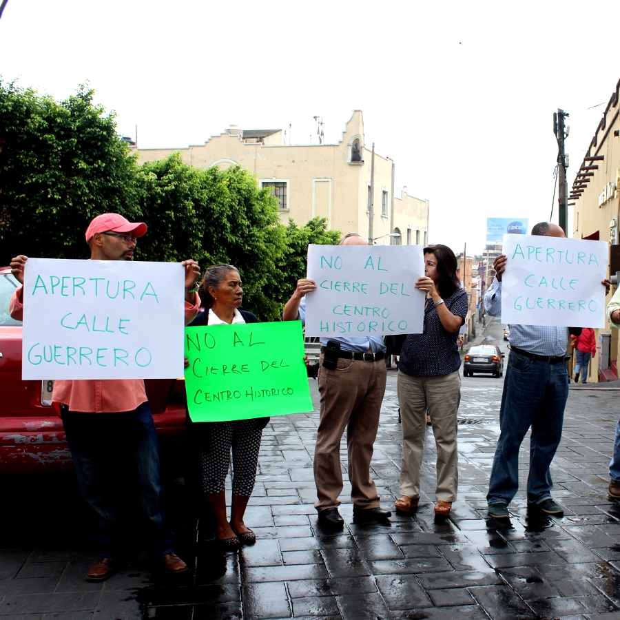 Comerciantes de las plazas Lido y Degollado quieren reabrir al tráfico la calle Guerrero