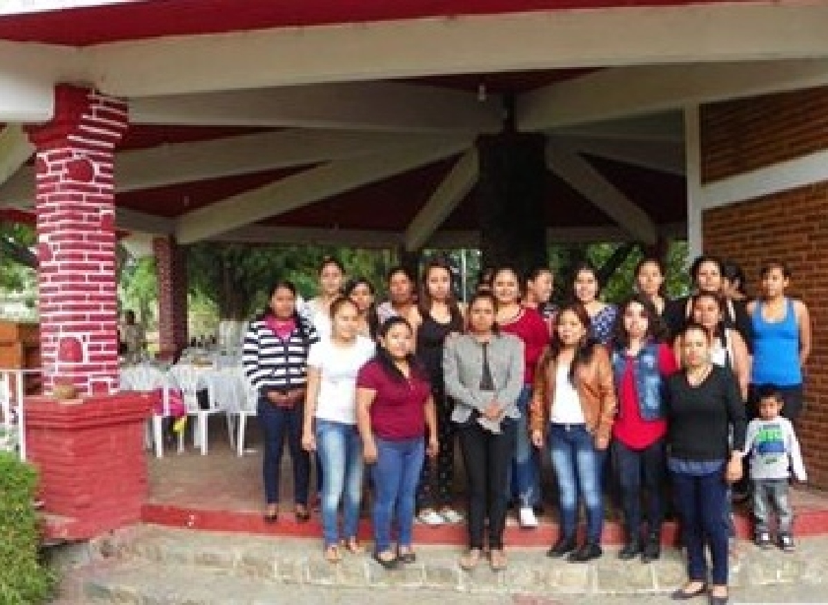 Clausuran el primer curso de “Empleadas de Mostrador” en Jonacatepec
