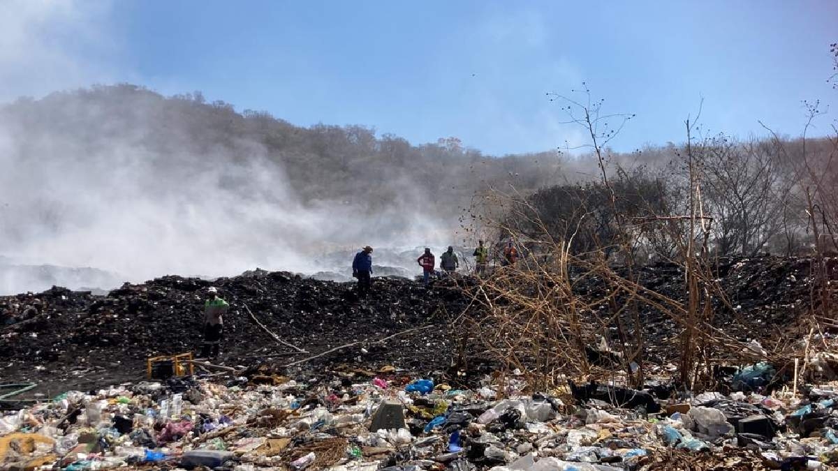 Ahora se incendia tiradero a cielo abierto en Tlaltizapán