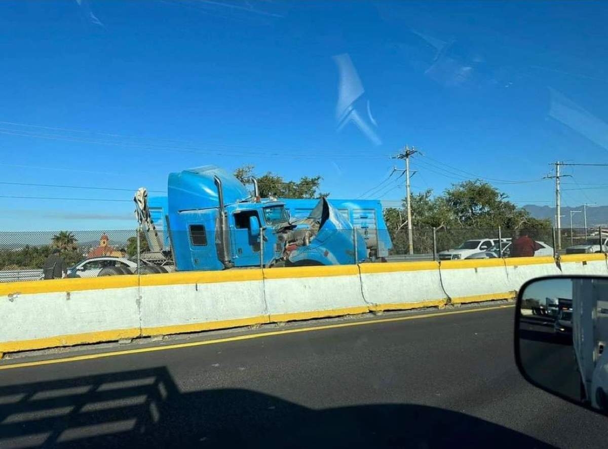 Se impacta un tráiler en la autopista México-Acapulco