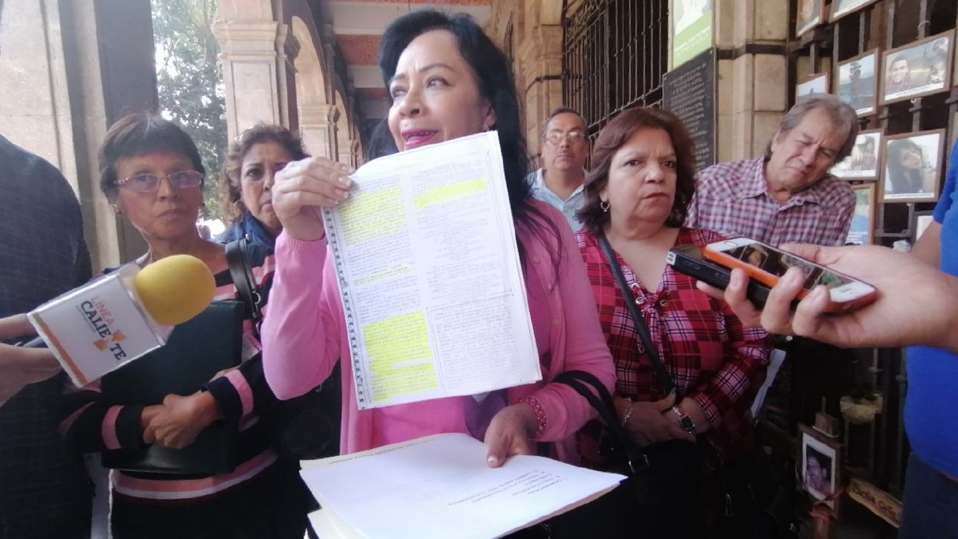 Jubilados exigen pago puntual de aguinaldo