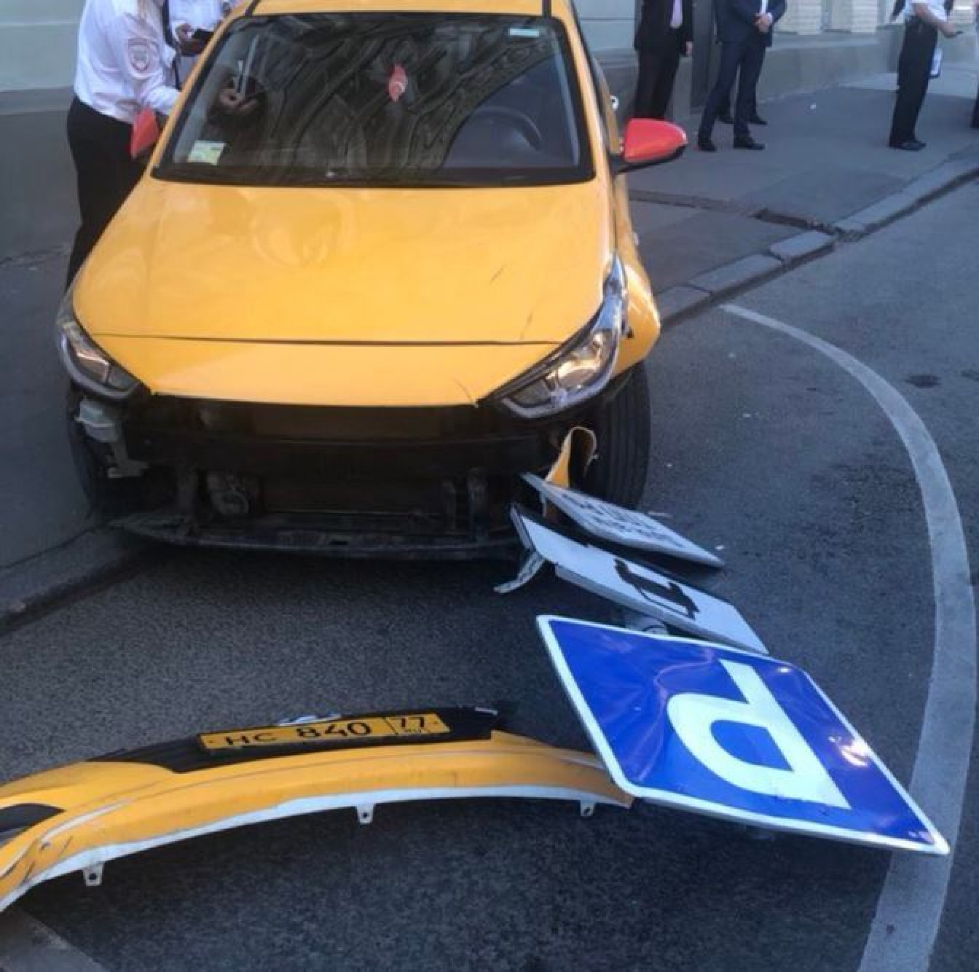 Taxista atropella a multitud en Rusia; reportan mexicanos heridos