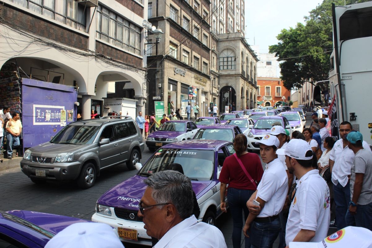 Ruteros marchan contra el Morebús