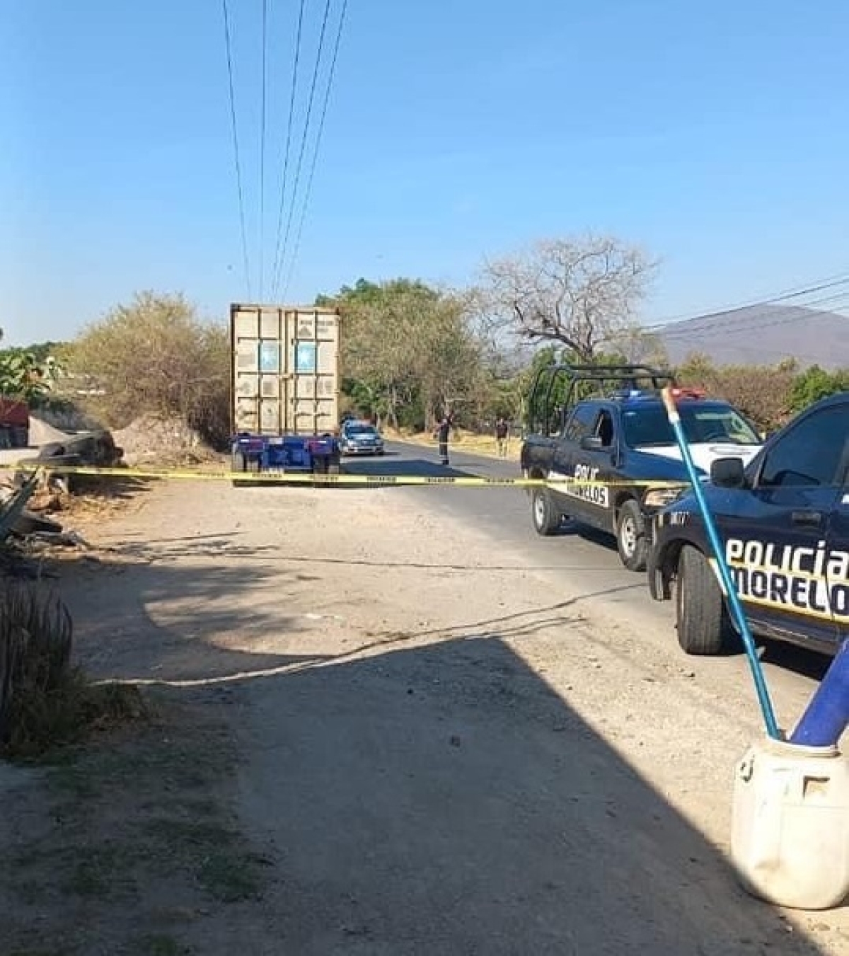 Abandonan en Yautepec la caja de un tráiler robado